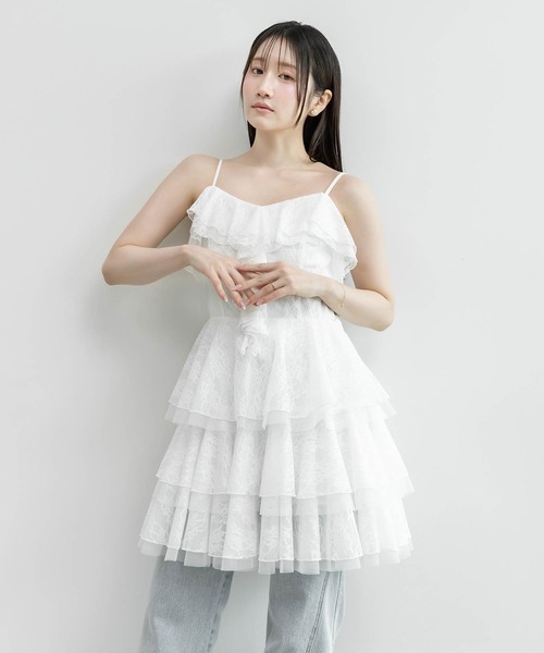 RANDA(ランダ)の「レースティアードミニ丈キャミワンピース(ワンピース・レディース・ホワイト/ブラック・1/0)」の1枚目の写真