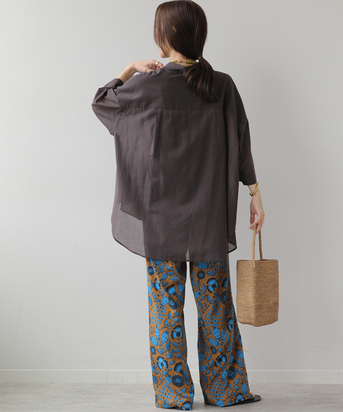 JOURNAL STANDARD relume(ジャーナルスタンダード レリューム)の「シアーコットンハーフスリーブビッグシャツ(シャツ/ブラウス・レディース・チャコールグレー/ブルー系その他/キャメル・FREE)」の6枚目の写真