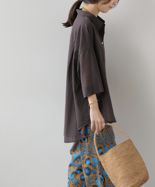 JOURNAL STANDARD relume(ジャーナルスタンダード レリューム)の「シアーコットンハーフスリーブビッグシャツ(シャツ/ブラウス・レディース・チャコールグレー/ブルー系その他/キャメル・FREE)」の9枚目の写真