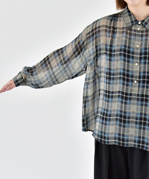 quaranciel(カランシエル)の「quaranciel:〈洗濯機可能〉シアー チェック ギャザー プルオーバー シャツ(シャツ/ブラウス・レディース・ブルー/ブラウン・ONE SIZE)」の5枚目の写真