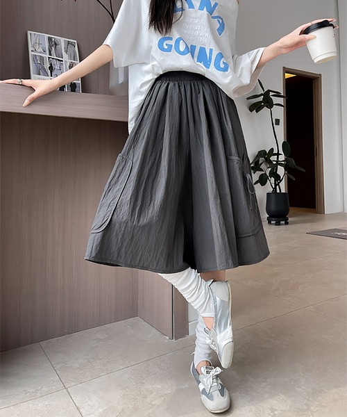 Girly Doll(ガーリードール)の「カーゴ風ワイドフレア7分丈パンツ(その他パンツ・レディース・ホワイト/グレー/ブラック・L/M)」の16枚目の写真
