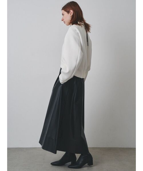 ELENDEEK(エレンディーク)の「TUCK HEM CROPPED CS(Tシャツ/カットソー・レディース・ブラック/グレー/オフホワイト・FREE)」の21枚目の写真