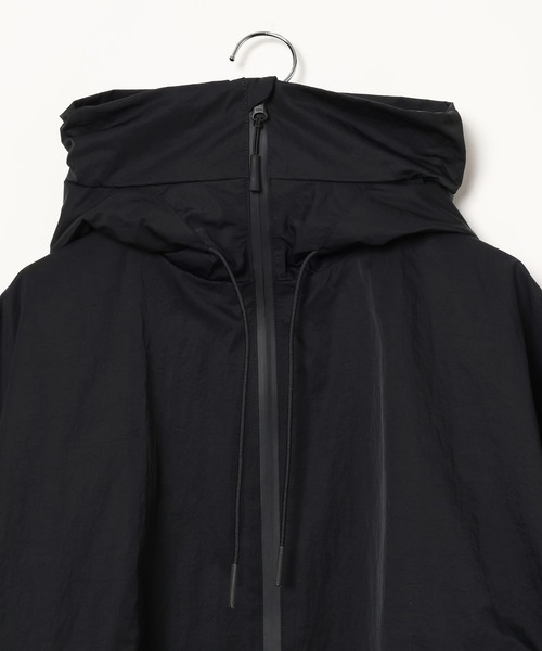 HEREIAM（ヘレイアム）の「【HEREIAM MEN】UNISEX＆撥水機能付き/バルーンフォルムブルゾン（ブルゾン・メンズ・ブラック/シルバー系・MEDIUM/LARGE）」の22枚目の写真