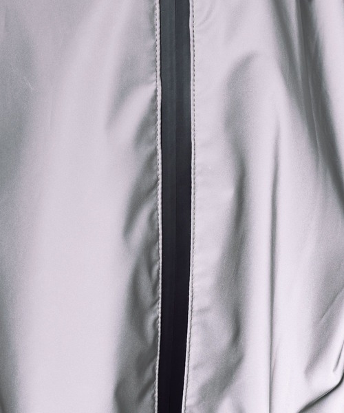 HEREIAM（ヘレイアム）の「【HEREIAM MEN】UNISEX＆撥水機能付き/バルーンフォルムブルゾン（ブルゾン・メンズ・ブラック/シルバー系・MEDIUM/LARGE）」の20枚目の写真