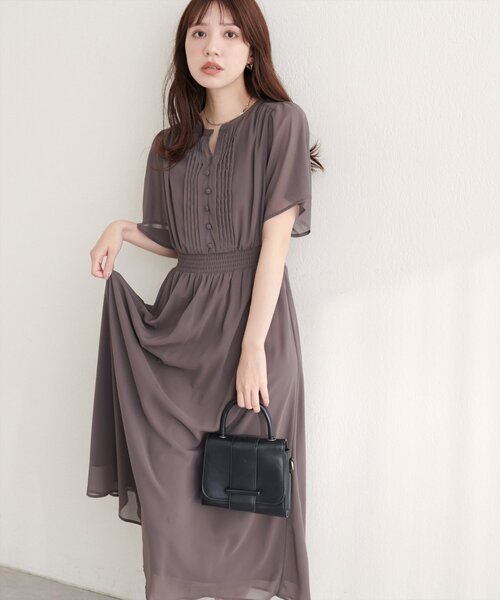 natural couture(ナチュラルクチュール)の「ピンタックフレア袖ワンピース(ワンピース・レディース・その他1/ブラウン/その他3/その他2・FREE)」の9枚目の写真