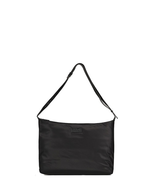 MM6 Maison Margiela(エムエムシックス メゾン マルジェラ)の「CROSSBODY BIG NYLON(ハンドバッグ・メンズ・ブラック・OS)」の1枚目の写真