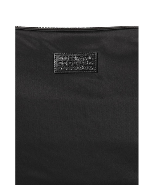 MM6 Maison Margiela(エムエムシックス メゾン マルジェラ)の「CROSSBODY BIG NYLON(ハンドバッグ・メンズ・ブラック・OS)」の5枚目の写真