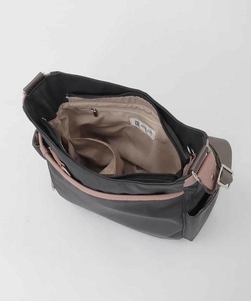 MK MICHEL KLEIN（エムケーミッシェルクラン）の「[撥水/軽量]アクセントレザーショルダーバッグ（ショルダーバッグ・レディース・グレー/グリーン/ボルドー/キナリ・00）」の13枚目の写真