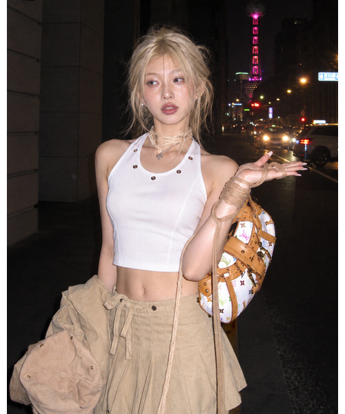 EASY NO EASY(イージーノーイージー)の「アイレットホルターネックスリーブレス - ホワイト(Tシャツ/カットソー・レディース・その他・FREE)」の1枚目の写真