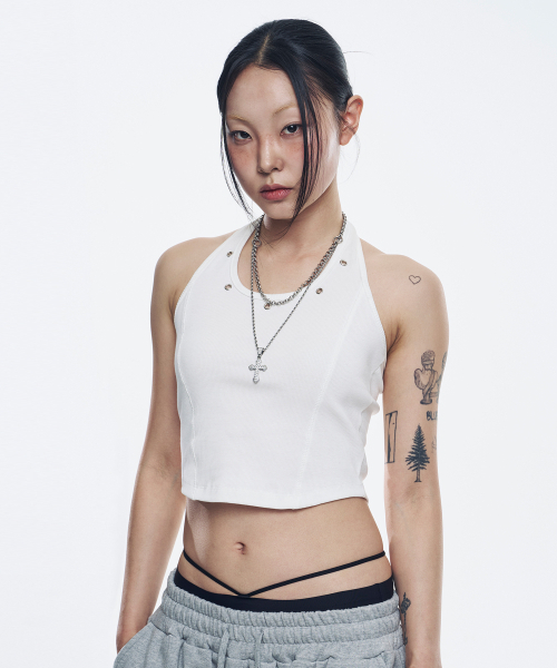 EASY NO EASY(イージーノーイージー)の「アイレットホルターネックスリーブレス - ホワイト(Tシャツ/カットソー・レディース・その他・FREE)」の3枚目の写真