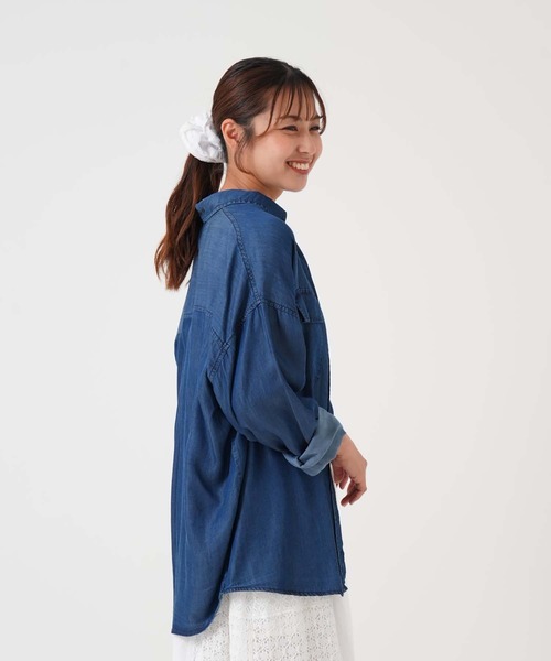 HEART MARKET(ハートマーケット)の「ポケ付き長袖BIGデニムシャツ(シャツ/ブラウス・レディース・ブルー系2/ブルー系1・FREE)」の10枚目の写真