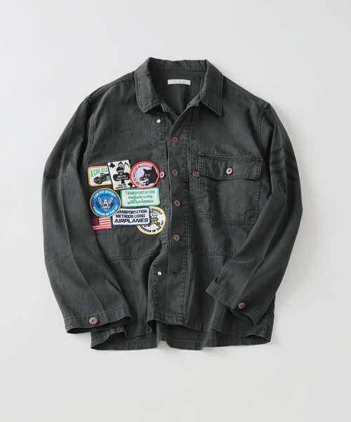 JOURNAL STANDARD（ジャーナルスタンダード）の「ヘリンボーン ツイル ミリタリー ジャケット（シャツ/ブラウス・メンズ・カーキ/オリーブ/ブラック/ブラック系その他・LARGE/MEDIUM）」の2枚目の写真