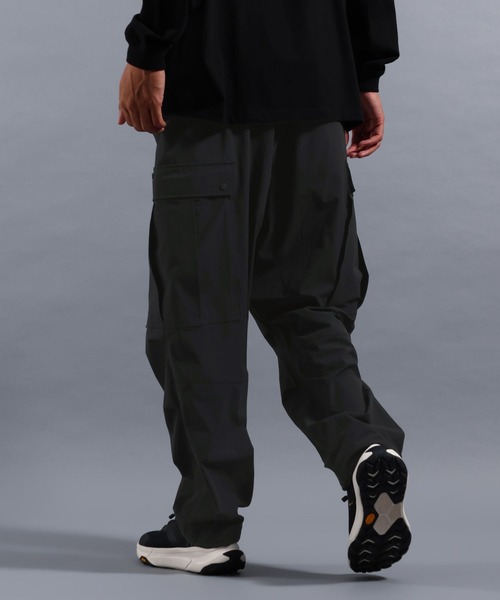 NUMERALS（ヌメラルズ）の「[NUMERALS]FREE MOVEMENT UTILITY CARGO PANTS（カーゴパンツ・メンズ・グリーン/ブラック/グレー・MEDIUM/LARGE）」の12枚目の写真