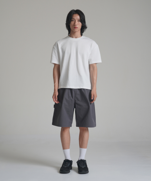 NOMING（ノミング）の「ルーズフィットクロップイージーショートスリーブ - アイボリー（Tシャツ/カットソー・メンズ・アイボリー・SMALL/MEDIUM/LARGE/X-LARGE）」の2枚目の写真