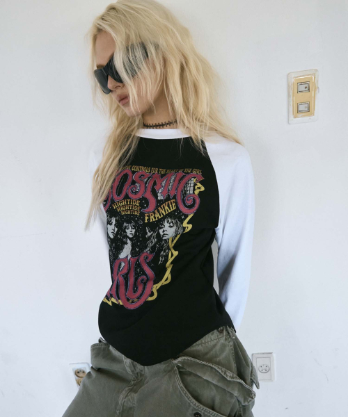 HIGHTIDEFRANKIE（ハイタイドフランキー）の「COSMIC GIRLS バンドラグランTシャツ ブラック（Tシャツ/カットソー・レディース・ブラック・FREE）」の2枚目の写真
