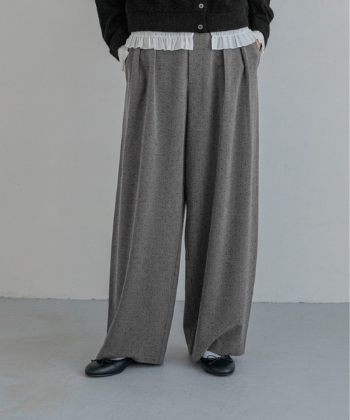 LOWRYS FARM（ローリーズファーム）の「TRワイドカーブパンツ（その他パンツ・レディース・チャコールグレー/ブラック/ブラウン・LARGE/MEDIUM）」の3枚目の写真