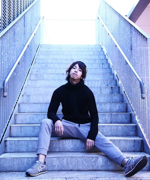 ZIP FIVE（ジップファイブ）の「ケーブルタートルニット【ローゲージニット】（ニット/セーター・メンズ・キャメル/ホワイト×ネイビー/アイボリー/ブラック/ワイン/カーキ/ホワイト×ブラック/グレー/ブルー/ダークグリーン/オフホワイト/ネイビー/ベージュ・LARGE/X-LARGE/MEDIUM/SMALL）」の22枚目の写真