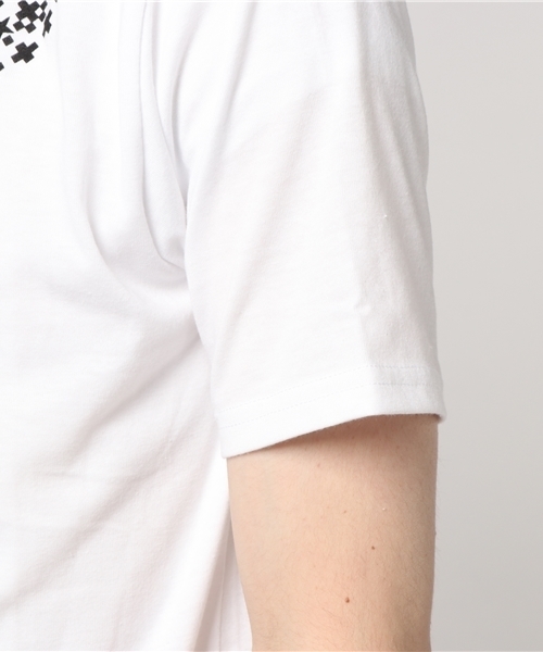 VENCEEXCHANGE(ヴァンスエクスチェンジ)の「天竺球心星プリントCN半袖T (Tシャツ/カットソー・メンズ・ブラック/オフホワイト・SMALL/LARGE/MEDIUM)」の6枚目の写真