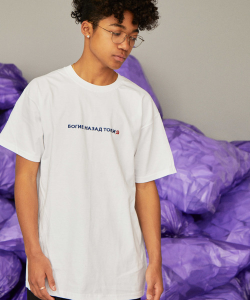 WHO'S WHO gallery（フーズフーギャラリー）の「BOOGIE BACK ロシア刺繍ロゴTEE（Tシャツ/カットソー・メンズ・ホワイト/ブラック/ネイビー/オリーブ・LARGE/MEDIUM/SMALL/X-LARGE）」の2枚目の写真