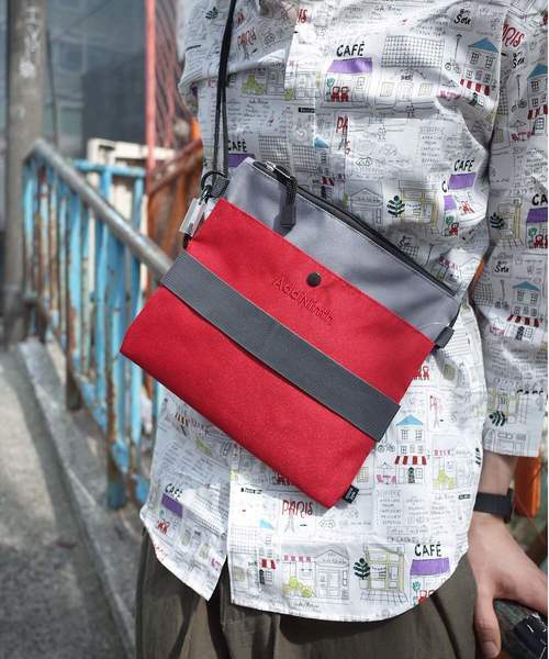 rovtski（ロフトスキー）の「POLY CVサコッシュ（ショルダーバッグ