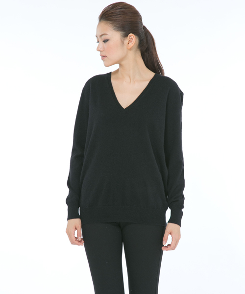 JOSEPH(ジョセフ)の「CASHMERE 12GG Vネック+パッチ ニット(ニット/セーター・レディース・グレー系/ブラック系/ダルブルー系・MEDIUM)」の2枚目の写真