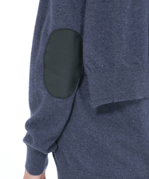 JOSEPH(ジョセフ)の「CASHMERE 12GG Vネック+パッチ ニット(ニット/セーター・レディース・グレー系/ブラック系/ダルブルー系・MEDIUM)」の9枚目の写真