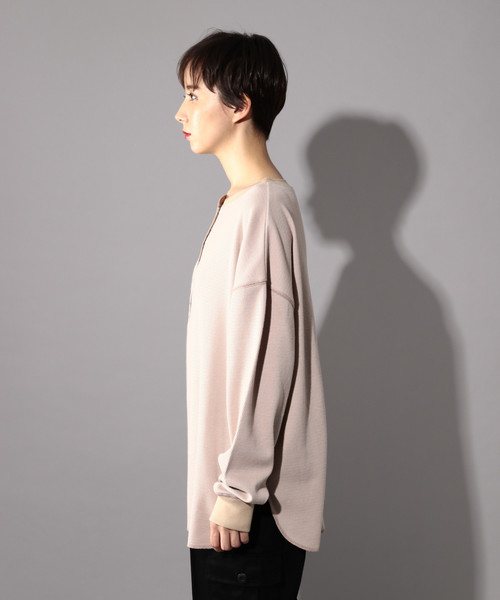 PAGEBOY（ページボーイ）の「ハニカムヘンリーネックプルオーバー（Tシャツ/カットソー・レディース・ベージュ/オフホワイト/ブラック/アイボリー・FREE）」の6枚目の写真