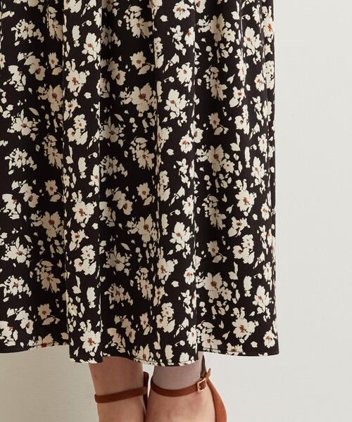 green label relaxing（グリーンレーベルリラクシング）の「FFC フラワー プリント ティアード ワンピース ◆（ワンピース・レディース・ブラック/ケリー・FREE）」の9枚目の写真