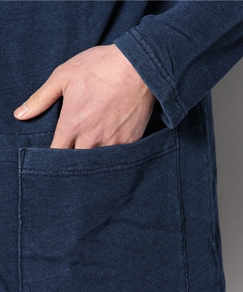 And A（アンドエー）の「INDIGO裏毛アトリエCOAT（ステンカラーコート・メンズ・インディゴブルー/サックスブルー・44/42）」の13枚目の写真