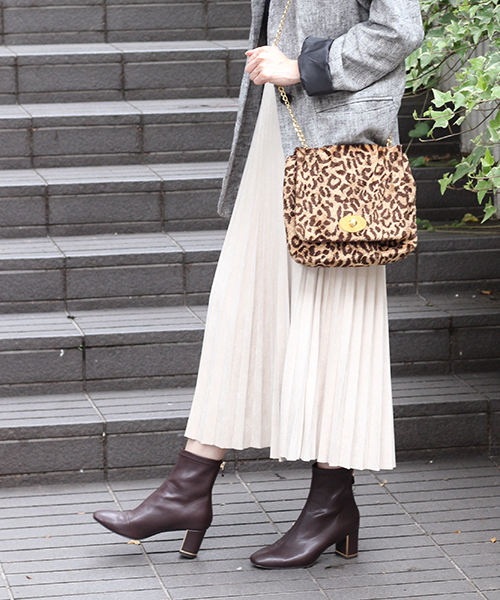 JELLY BEANS（ジェリービーンズ）の「バックジップストレッチブーツ(115-9541)JELLY BEANS(ジェリービーンズ)（ブーツ・レディース・ブラック/ダークブラウン/グレイッシュベージュ・S/M/L/LL）」の21枚目の写真