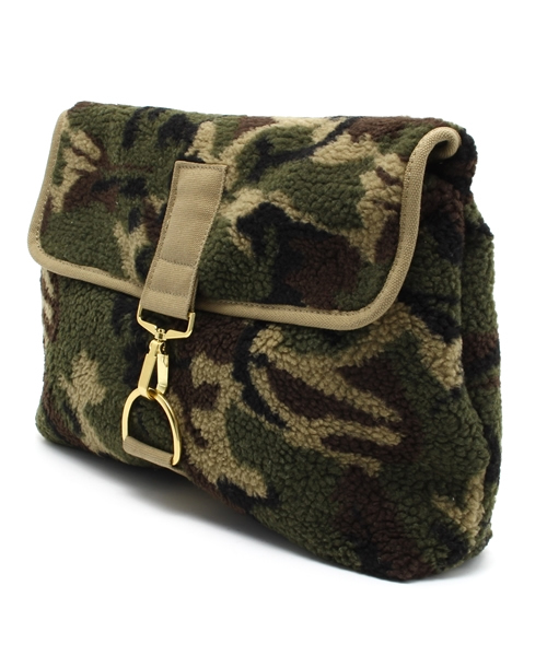 Ray BEAMS（レイビームス）の「SOLPRESA×BEAMS / 別注 ボア クラッチバッグ（クラッチバッグ・レディース・クリーム/その他1・ONE SIZE）」の6枚目の写真