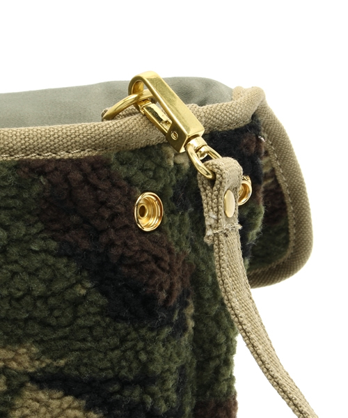 Ray BEAMS（レイビームス）の「SOLPRESA×BEAMS / 別注 ボア クラッチバッグ（クラッチバッグ・レディース・クリーム/その他1・ONE SIZE）」の9枚目の写真