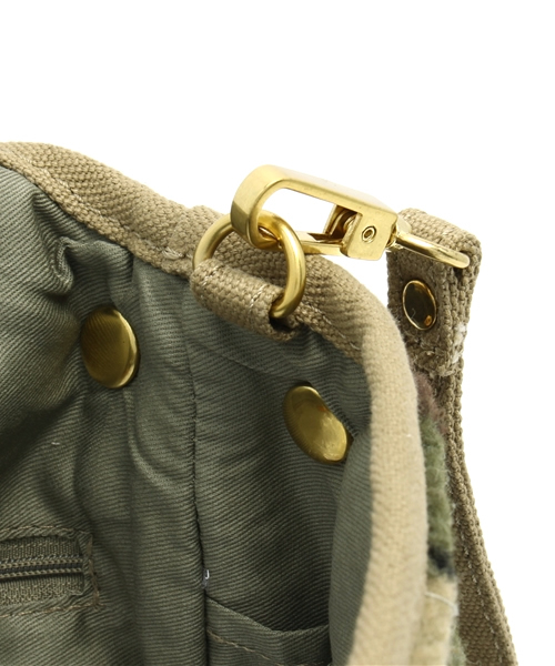 Ray BEAMS（レイビームス）の「SOLPRESA×BEAMS / 別注 ボア クラッチバッグ（クラッチバッグ・レディース・クリーム/その他1・ONE SIZE）」の10枚目の写真