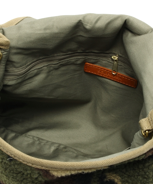 Ray BEAMS（レイビームス）の「SOLPRESA×BEAMS / 別注 ボア クラッチバッグ（クラッチバッグ・レディース・クリーム/その他1・ONE SIZE）」の11枚目の写真