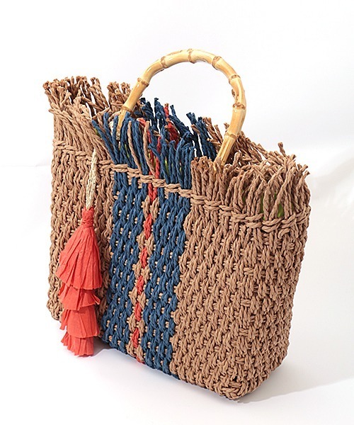 チチカカ（チチカカ）の「フリンジスクエアペーパーバッグ（かごバッグ・レディース・イエロー/ブルー・FREE）」の12枚目の写真