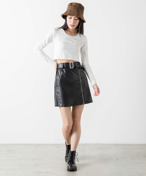 WEGO(ウィゴー)の「WEGO/フェイクレザーベルトジップスカパン(スカート・レディース・ブラック・FREE)」の2枚目の写真