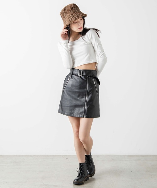 WEGO(ウィゴー)の「WEGO/フェイクレザーベルトジップスカパン(スカート・レディース・ブラック・FREE)」の4枚目の写真