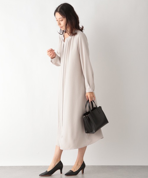 LEPSIM(レプシィム)の「ストライプタックデザインワンピース 922825(ワンピース・レディース・ネイビー/グレイッシュベージュ・MEDIUM/LARGE)」の3枚目の写真