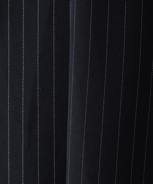 LEPSIM(レプシィム)の「ストライプタックデザインワンピース 922825(ワンピース・レディース・ネイビー/グレイッシュベージュ・MEDIUM/LARGE)」の15枚目の写真