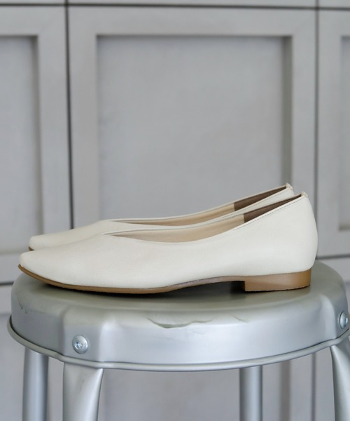 chocolates（チョコラテス）の「ストレッチ ポインテッドＶカットパンプス【日本製】（パンプス・レディース・アイボリー/ベージュ/ブラック/ゴールド系・24.5cm/23.5cm/22.5cm/23cm/25cm/24cm/22cm）」の14枚目の写真