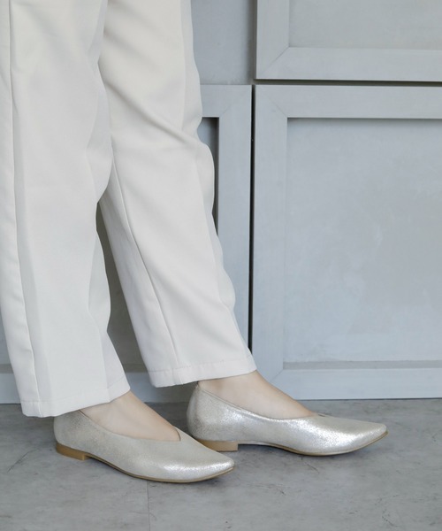 chocolates（チョコラテス）の「ストレッチ ポインテッドＶカットパンプス【日本製】（パンプス・レディース・アイボリー/ベージュ/ブラック/ゴールド系・24.5cm/23.5cm/22.5cm/23cm/25cm/24cm/22cm）」の21枚目の写真