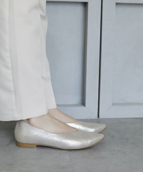 chocolates（チョコラテス）の「ストレッチ ポインテッドＶカットパンプス【日本製】（パンプス・レディース・アイボリー/ベージュ/ブラック/ゴールド系・24.5cm/23.5cm/22.5cm/23cm/25cm/24cm/22cm）」の22枚目の写真