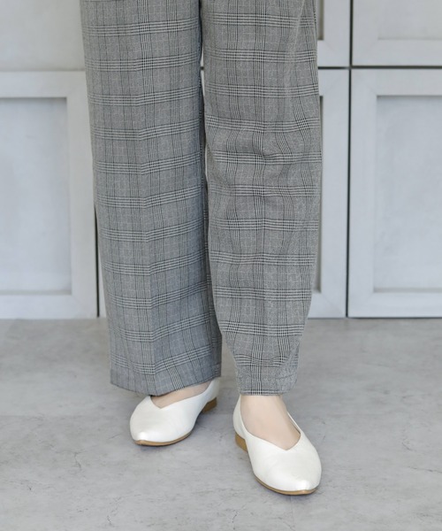 chocolates（チョコラテス）の「ストレッチ ポインテッドＶカットパンプス【日本製】（パンプス・レディース・アイボリー/ベージュ/ブラック/ゴールド系・24.5cm/23.5cm/22.5cm/23cm/25cm/24cm/22cm）」の8枚目の写真