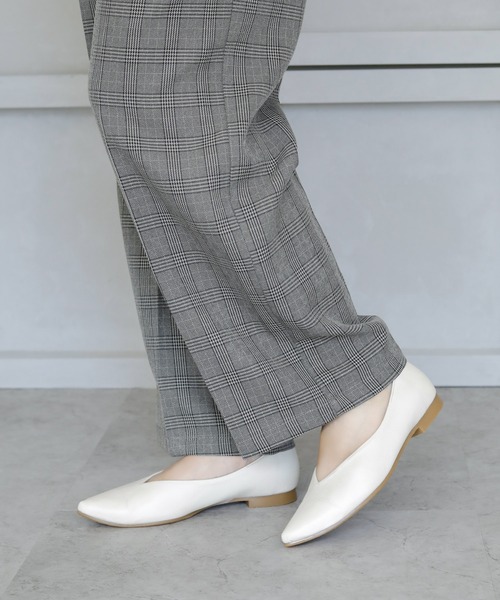 chocolates（チョコラテス）の「ストレッチ ポインテッドＶカットパンプス【日本製】（パンプス・レディース・アイボリー/ベージュ/ブラック/ゴールド系・24.5cm/23.5cm/22.5cm/23cm/25cm/24cm/22cm）」の10枚目の写真