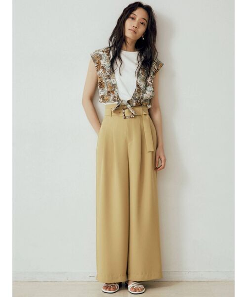 MURUA（ムルーア）の「タックワイドパンツ（その他パンツ・レディース・ブラック/グレー/イエロー/アイボリー・1/2）」の5枚目の写真