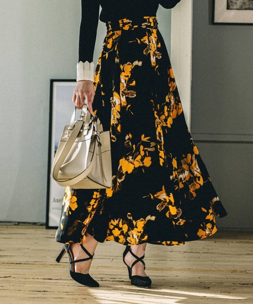 Andemiu(アンデミュウ)の「【WEB限定】アソートフレアスカート954137(スカート・レディース・ブラック/オフホワイト/スミクロ/ブラック系その他/ブラウン/ベージュ/ブラック系その他2/ブルー/グリーン/ブラック系その他3/ネイビー/ホワイト系その他5/ホワイト系その他6/ブラック×イエロー/グレー/ベージュ系その他/パープル/グリーン系その他/ブラック系その他4/グリーン系その他3/オレンジ/ブラック系その他5/グリーン系その他2/ベージュ系その他2/ピンク/チャコールグレー/キャメル/ボルドー/カーキ/ホワイト系1/ブラック系その他6/ベージュ系2/ダークネイビー/ブラック×ホワイト/その他17/その他20/ホワイト×ブラック/マスタード/ワイン系/ネイビー×ホワイト/グリーン系その他4・FREE)」の11枚目の写真