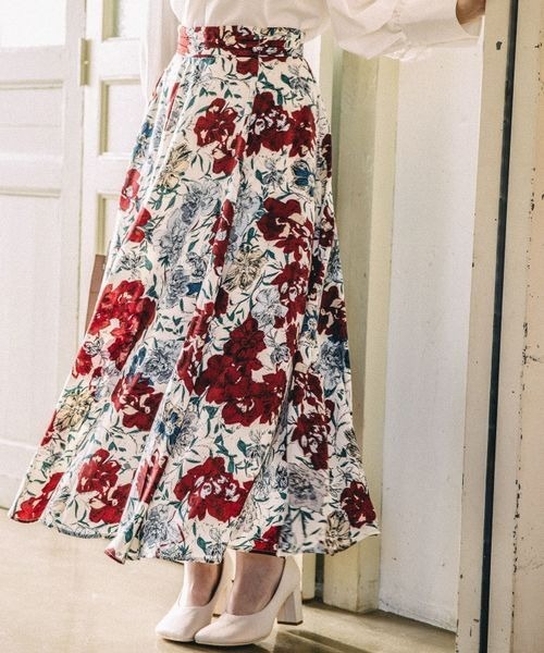 Andemiu(アンデミュウ)の「【WEB限定】アソートフレアスカート954137(スカート・レディース・ブラック/オフホワイト/スミクロ/ブラック系その他/ブラウン/ベージュ/ブラック系その他2/ブルー/グリーン/ブラック系その他3/ネイビー/ホワイト系その他5/ホワイト系その他6/ブラック×イエロー/グレー/ベージュ系その他/パープル/グリーン系その他/ブラック系その他4/グリーン系その他3/オレンジ/ブラック系その他5/グリーン系その他2/ベージュ系その他2/ピンク/チャコールグレー/キャメル/ボルドー/カーキ/ホワイト系1/ブラック系その他6/ベージュ系2/ダークネイビー/ブラック×ホワイト/その他17/その他20/ホワイト×ブラック/マスタード/ワイン系/ネイビー×ホワイト/グリーン系その他4・FREE)」の4枚目の写真