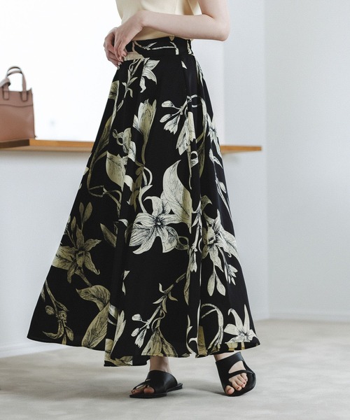 Andemiu(アンデミュウ)の「【WEB限定】アソートフレアスカート954137(スカート・レディース・ブラック/オフホワイト/スミクロ/ブラック系その他/ブラウン/ベージュ/ブラック系その他2/ブルー/グリーン/ブラック系その他3/ネイビー/ホワイト系その他5/ホワイト系その他6/ブラック×イエロー/グレー/ベージュ系その他/パープル/グリーン系その他/ブラック系その他4/グリーン系その他3/オレンジ/ブラック系その他5/グリーン系その他2/ベージュ系その他2/ピンク/チャコールグレー/キャメル/ボルドー/カーキ/ホワイト系1/ブラック系その他6/ベージュ系2/ダークネイビー/ブラック×ホワイト/その他17/その他20/ホワイト×ブラック/マスタード/ワイン系/ネイビー×ホワイト/グリーン系その他4・FREE)」の16枚目の写真