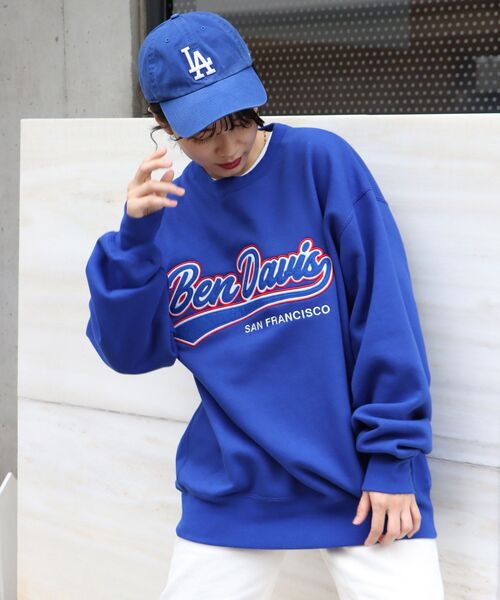 BEN DAVIS(ベンデイビス)の「【BEN DAVIS(ベンデイビス)】≪NAVAL別注≫ STADIUM LOGO WAPPEN CREW NECK SWEAT / スタジアム ロゴ ワッペン クルーネック スウェット(スウェット・メンズ・オレンジ系その他2/ネイビー/ブラック/オフホワイト/グリーン系その他/ロイヤルブルー・MEDIUM/LARGE/X-LARGE)」の5枚目の写真