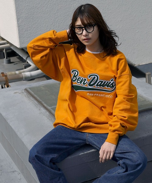 BEN DAVIS(ベンデイビス)の「【BEN DAVIS(ベンデイビス)】≪NAVAL別注≫ STADIUM LOGO WAPPEN CREW NECK SWEAT / スタジアム ロゴ ワッペン クルーネック スウェット(スウェット・メンズ・オレンジ系その他2/ネイビー/ブラック/オフホワイト/グリーン系その他/ロイヤルブルー・MEDIUM/LARGE/X-LARGE)」の6枚目の写真